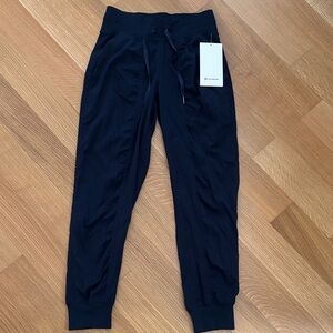 Lululemon True Navy Dance Studio MR 7/8 Jogger Pants